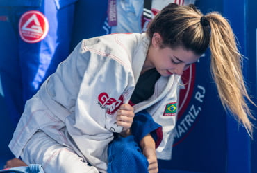 Women's BJJ self-defense training Montreal Gracie Barra Saint-Laurent
