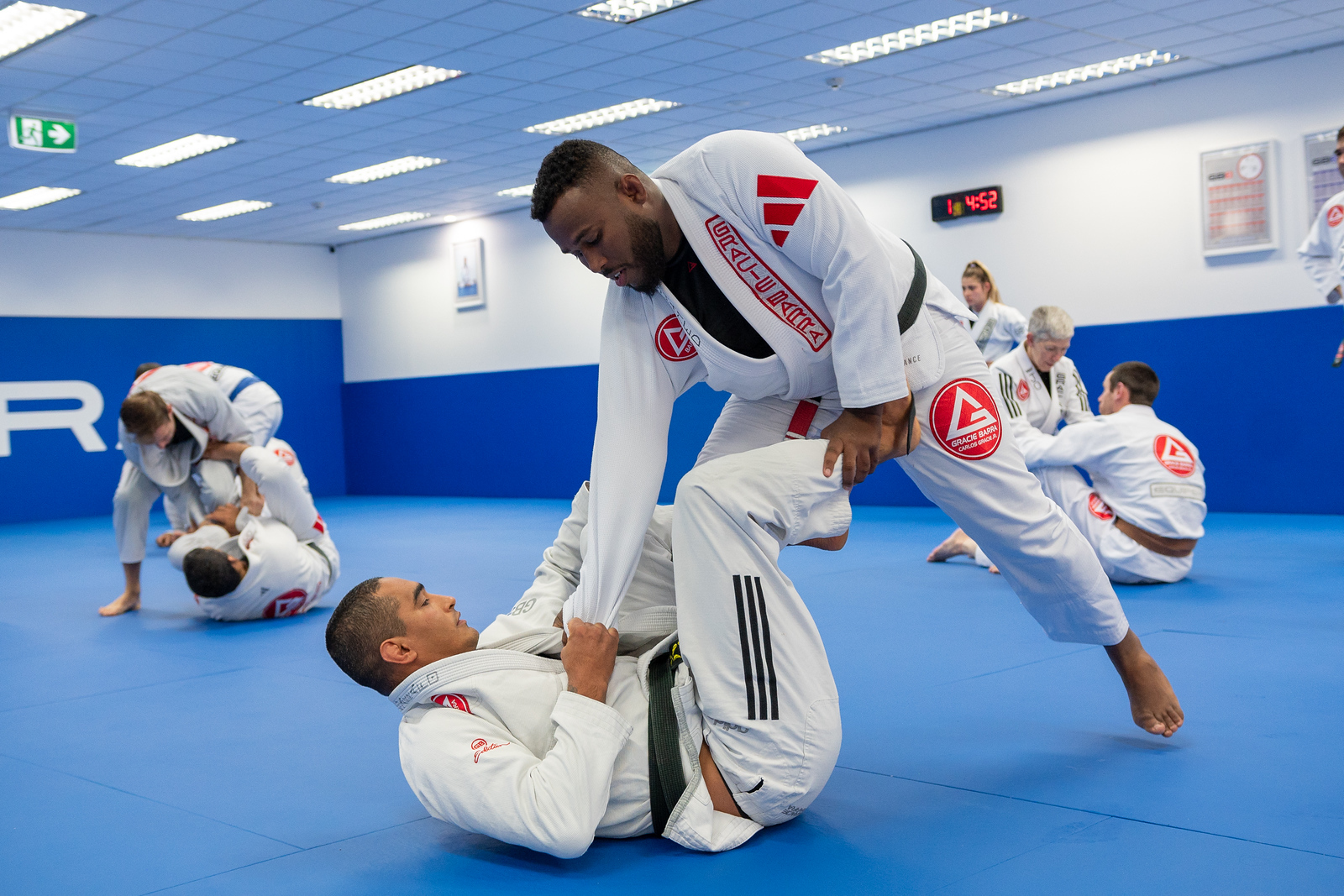 Live BJJ sparring at Gracie Barra Saint-Laurent Montreal